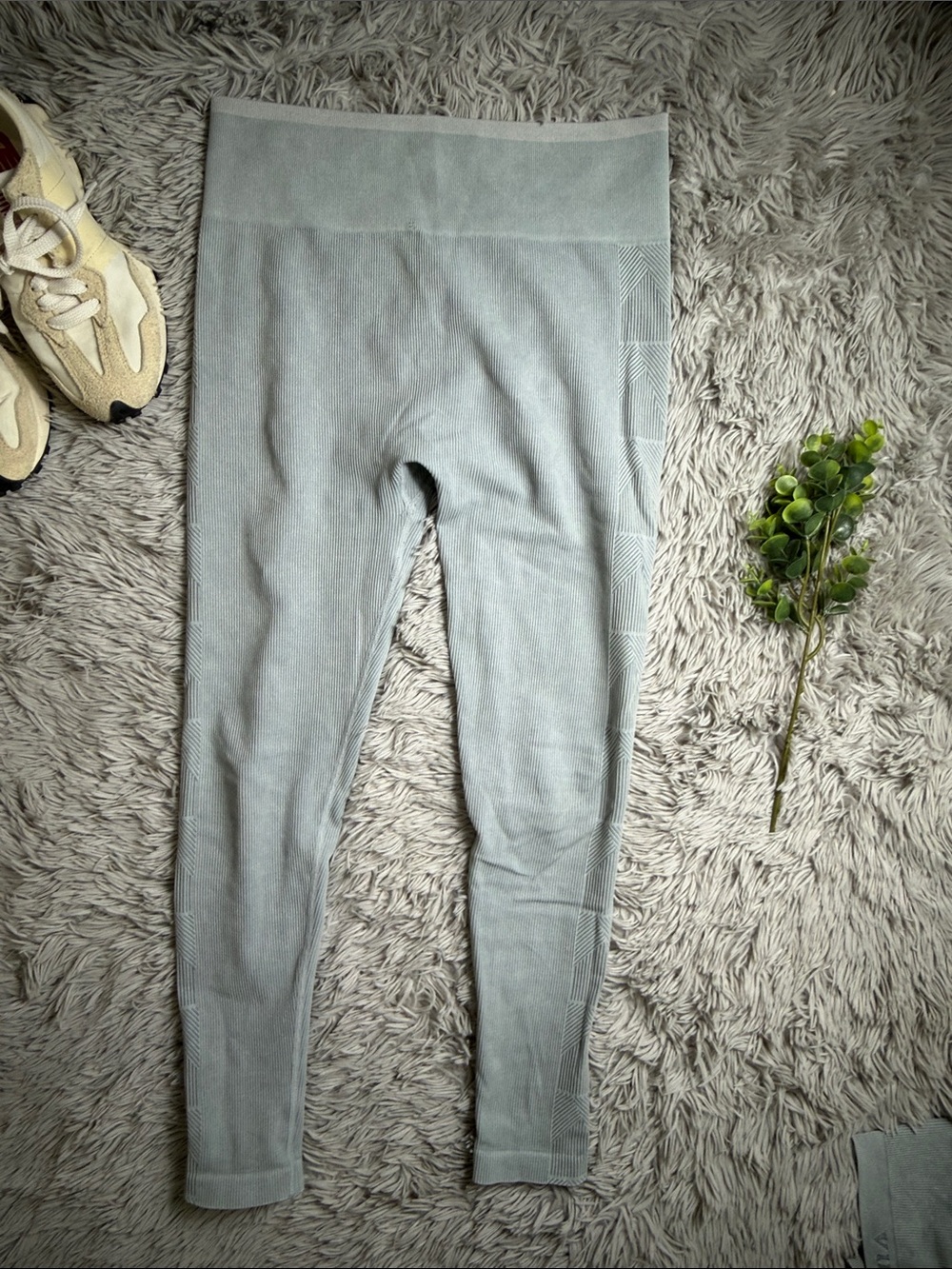 Vuori The Rise The Shine ribbed seamless leggings and matching sports bra s/m - Picture 5 of 9